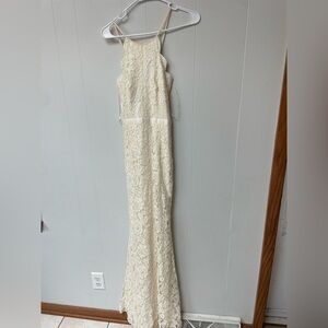 Lulus lace maxi dress size medium